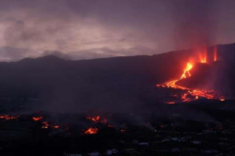 Cumbre Vieja Yanardağı'ndan çıkan lavlar 811,8 hektarlık alanı kapladı